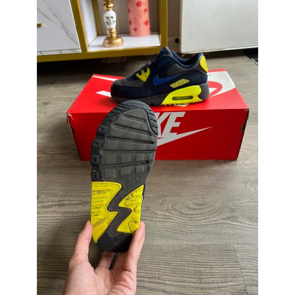 Nike size 5y